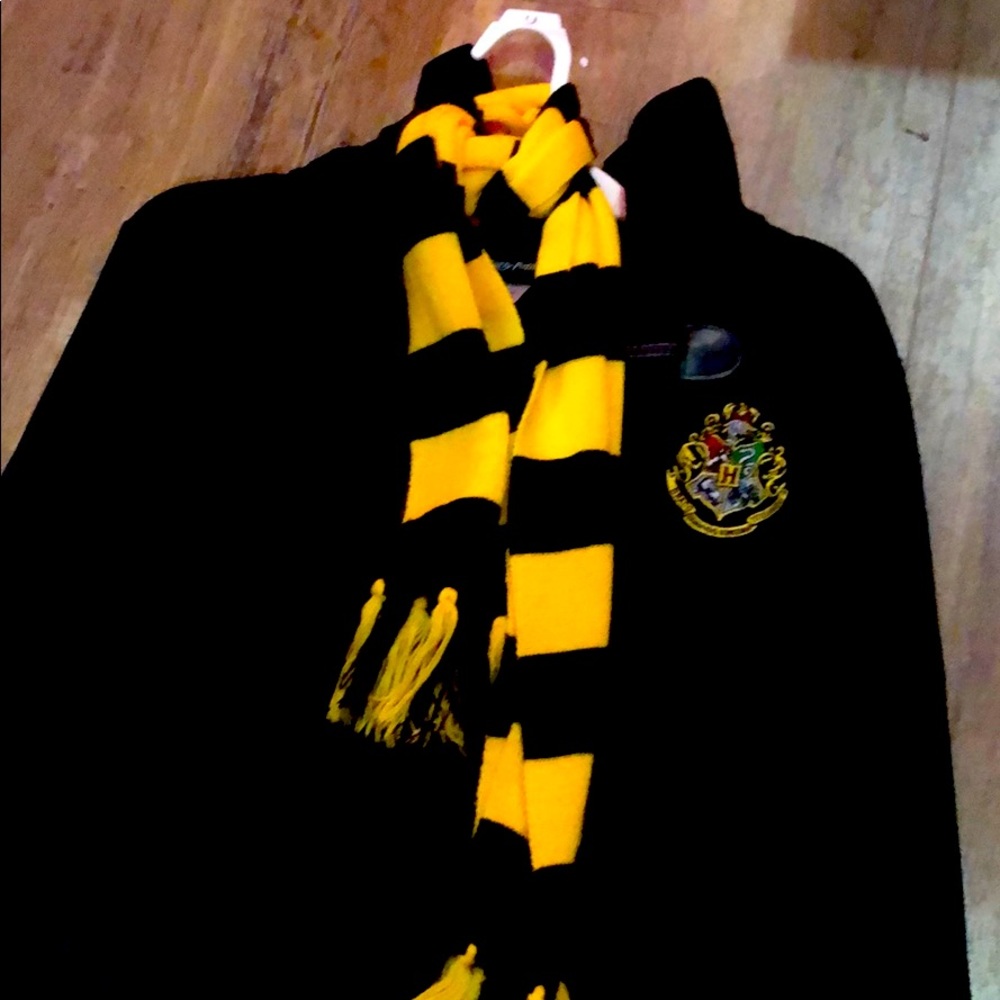 Harry Potter full costume.Hogwartshouse:Hufflepuff